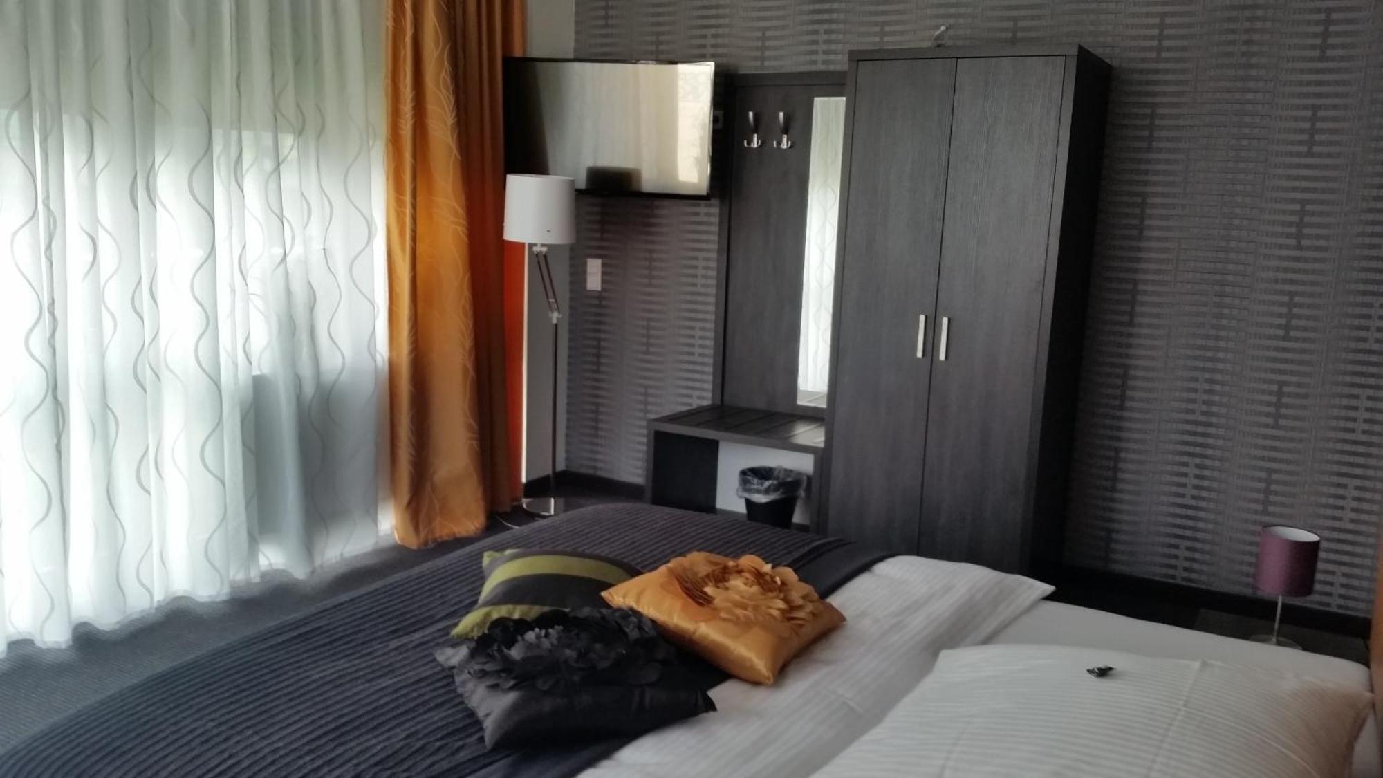 Appart-Hotel, Einsteinstrasse Herzogenaurach Zewnętrze zdjęcie